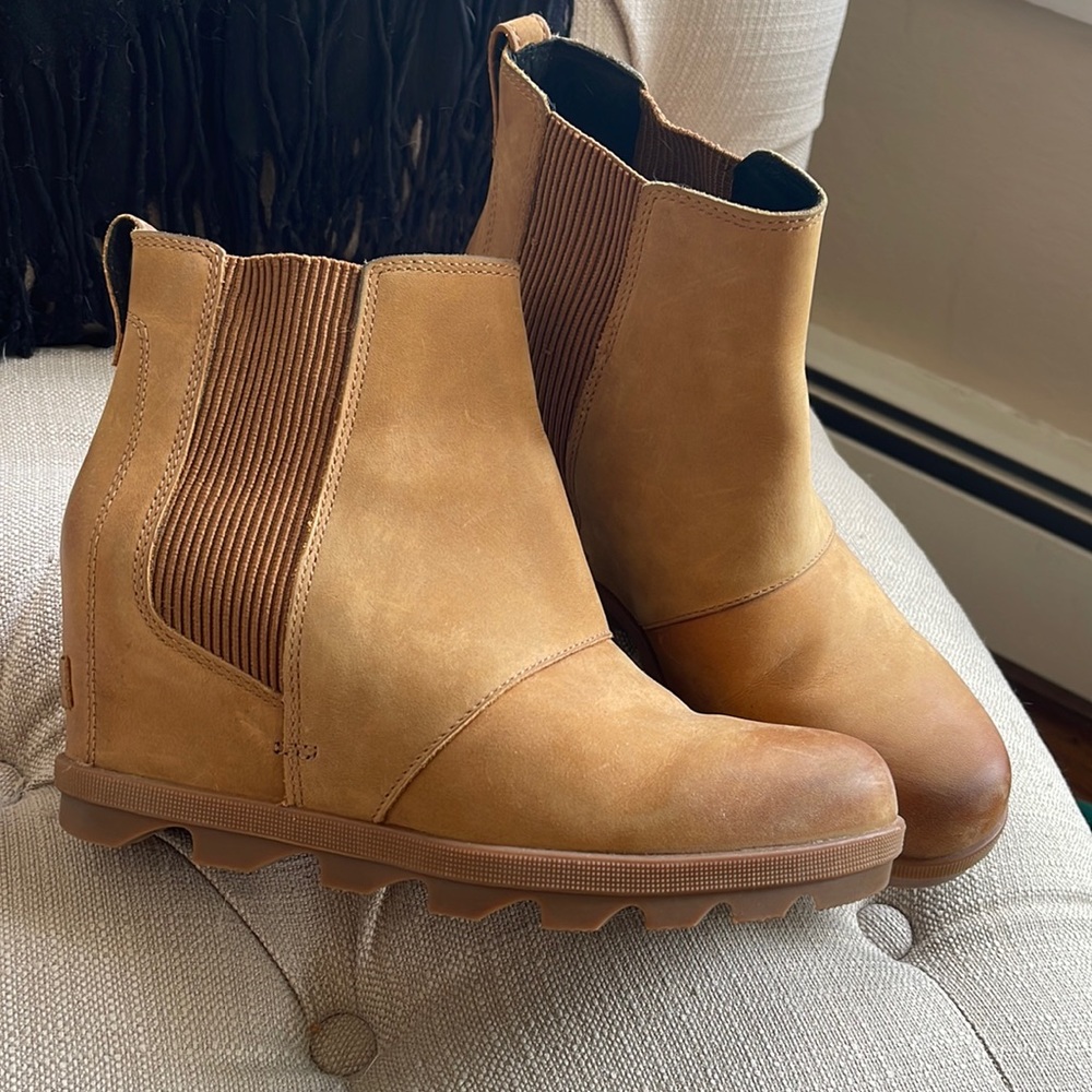 Sorel Joan of Arctic Wedge - camel